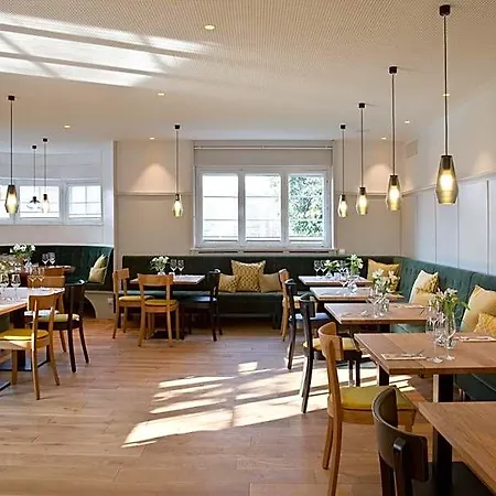Zum Loewen Hotel