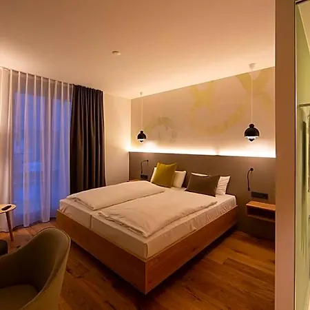 Zum Loewen Hotel 3*