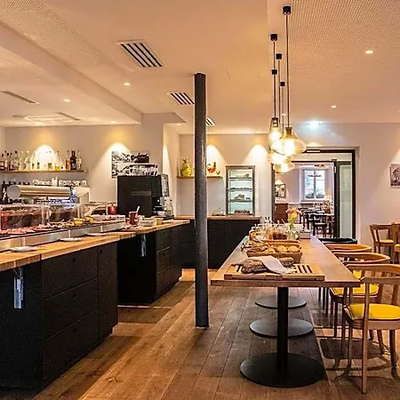 Zum Loewen Hotel